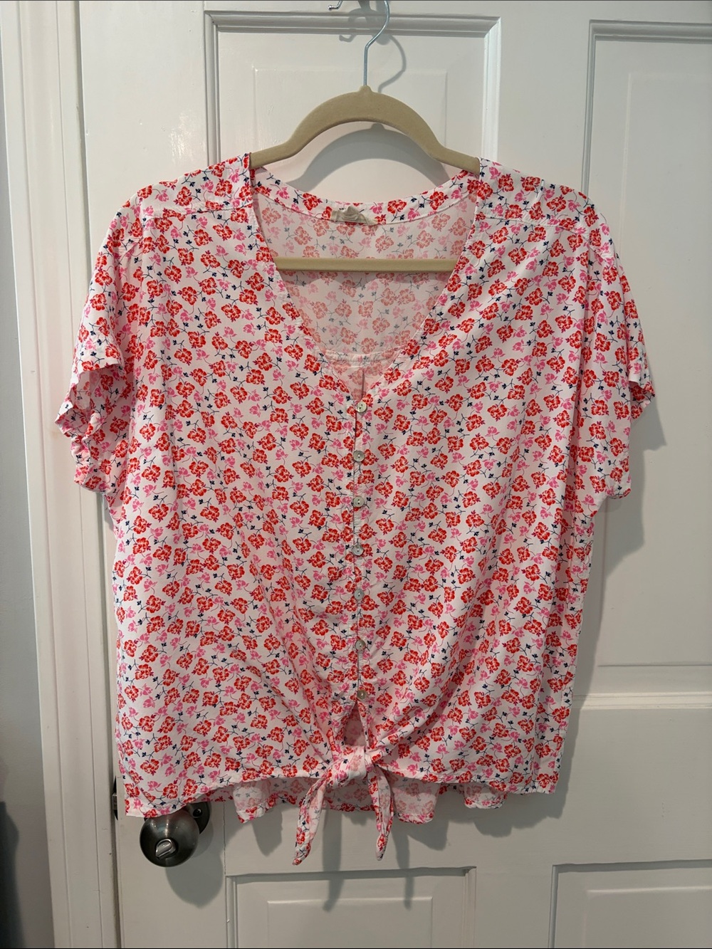 Jane and Delancey Pink and Red Floral Button Tie-Front Blouse